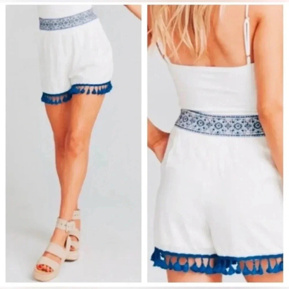 Show Me Your Mumu Elastic Waist Tasseled Tie Hem Pull-On Shorts Cream Small‎ - Picture 1 of 9
